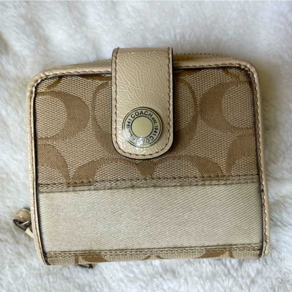 Coach compact Wallet - Picture 4 of 10